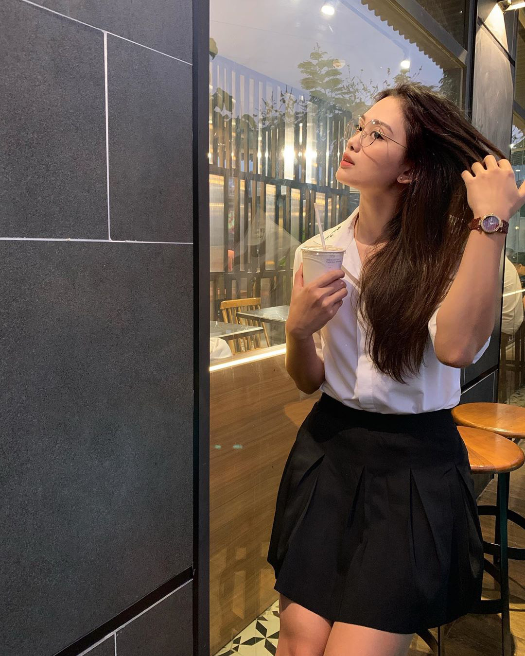 Danh tính 3 gái xinh hiếm hoi được hot boy U22 Huỳnh Tấn Sinh follow trên Instagram Hẳn phải