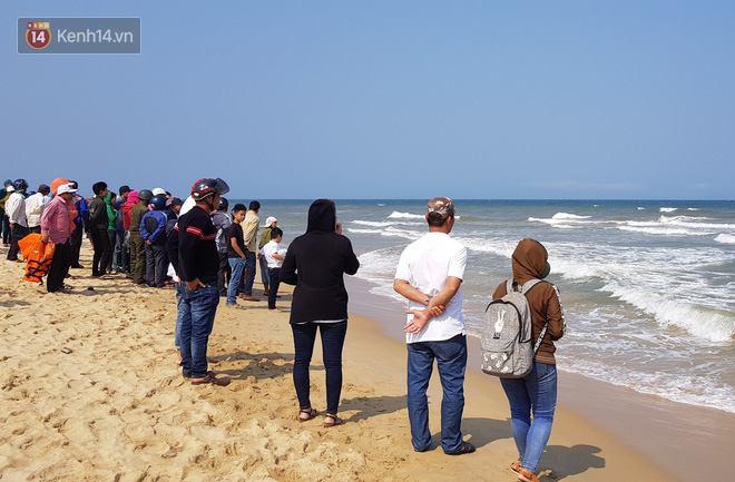 Tìm thấy 2 thi thể cuối cùng trong nhóm học sinh đuối nước khi tắm biển ở Quảng Nam - Ảnh 2.