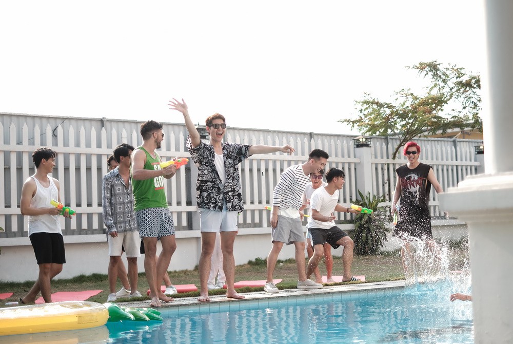 Hot Boy Ng I Y L Ai N M Tay K U C C T Nh C M Trong T P C Bi T