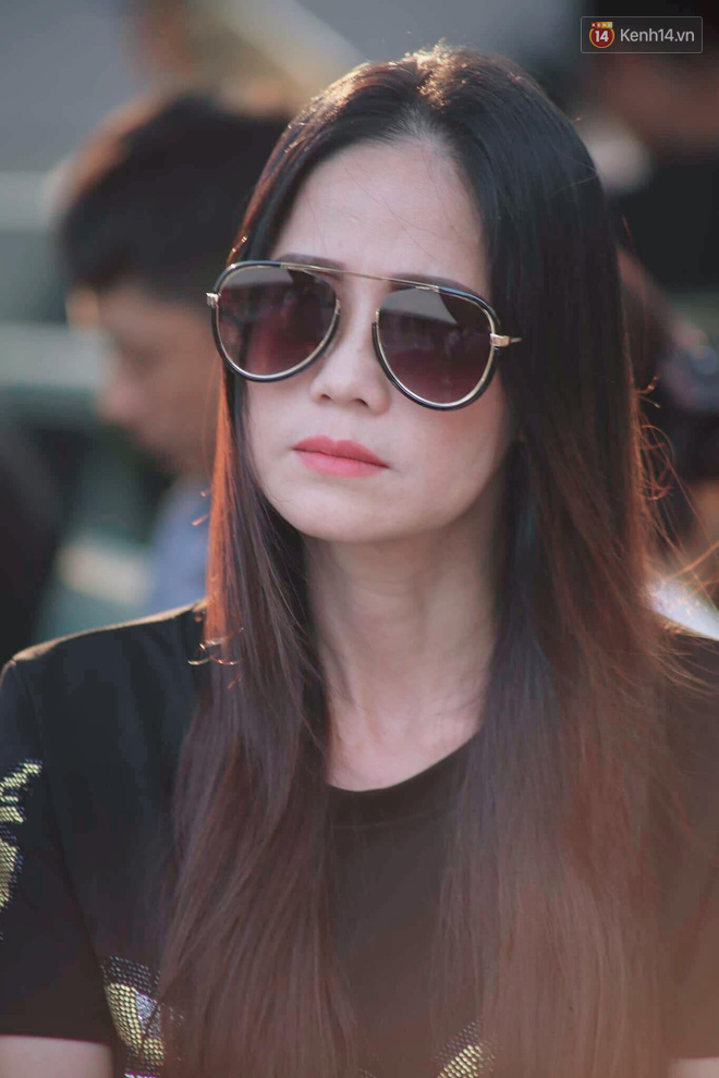 Hoa hậu Diễm Hương, MC Cát Tường và nhiều đồng nghiệp đến viếng đám tang cố nghệ sĩ Lê Bình - Ảnh 12.