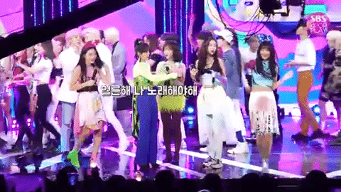 Lơ đẹp Red Velvet và tiền bối từ Super Junior trên sân khấu, hàng loạt idol bị gạch đá vì vô lễ, 1 girlgroup còn bị chỉ đích danh! - Ảnh 4. Lơ đẹp Red Velvet và tiền bối từ Super Junior trên sân khấu, hàng loạt idol bị gạch đá vì vô lễ, 1 girlgroup còn bị chỉ đích danh! - Ảnh 4.