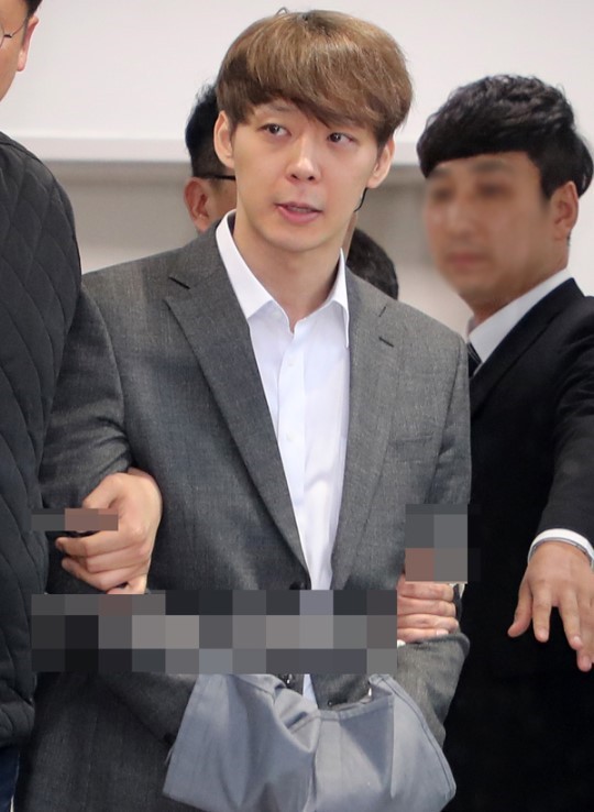 NÓNG: Park Yoochun chính thức bị tuyên án tù vì bê bối ma túy với hôn thê tài phiệt và đây là mức án cuối cùng - Ảnh 1. NÓNG: Park Yoochun chính thức bị tuyên án tù vì bê bối ma túy với hôn thê tài phiệt và đây là mức án cuối cùng - Ảnh 1.