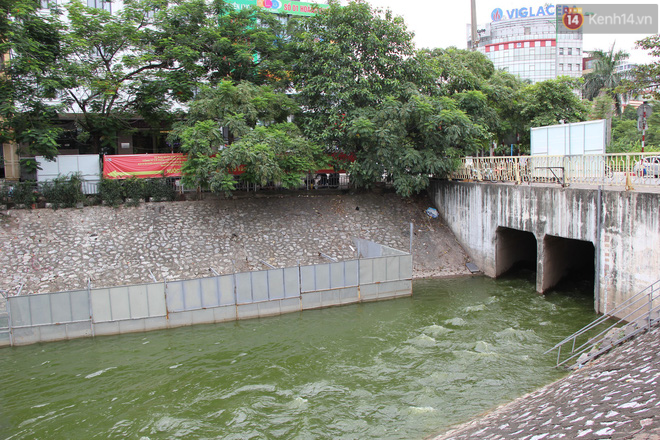 Nhìn lại 2 tháng thăng trầm xử lý sông Tô Lịch: Nước vẫn đen, sông vẫn bẩn - Ảnh 15.