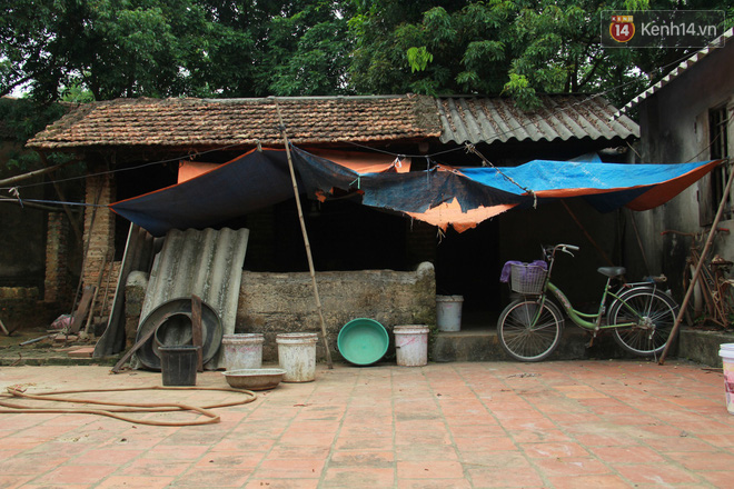 Xót xa cụ bà đơn thân hơn 30 năm chăm sóc con trai tật nguyền: “Ở cái tuổi 70, khi tôi chết đi không biết thằng Lâm sẽ ra sao” - Ảnh 4.