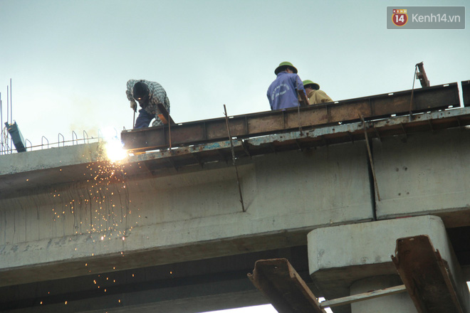 Về vùng cao Bắc Giang nhìn người dân quanh năm vượt sông, lội suối để ra khỏi “lũy tre làng” - Ảnh 22.