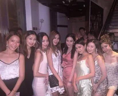 Choáng tiệc hội rich kid xứ Trung: Quẩy hết nấc tại club ăn chơi nhất Thượng Hải, mọi chi phí do 1 nhân vật chủ chi - Ảnh 2. Choáng tiệc hội rich kid xứ Trung: Quẩy hết nấc tại club ăn chơi nhất Thượng Hải, mọi chi phí do 1 nhân vật chủ chi - Ảnh 2.
