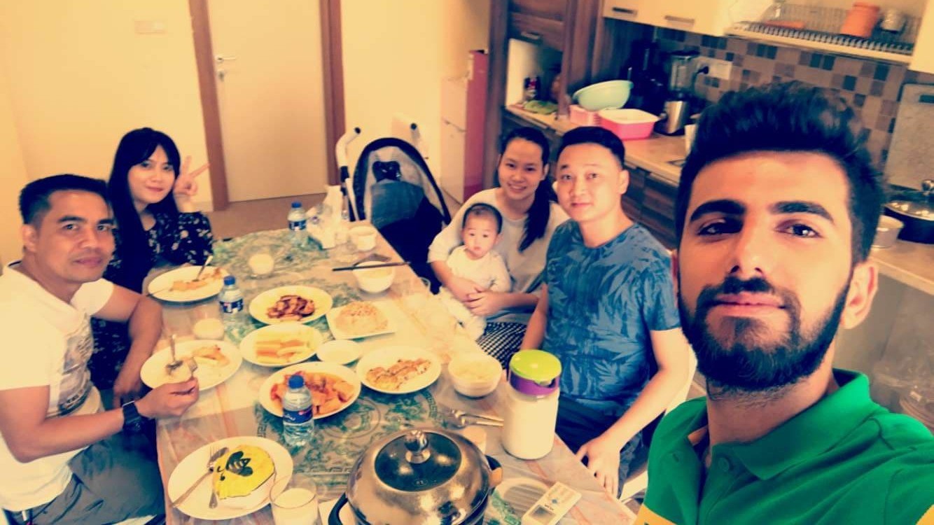 Bất ngờ cuộc sống của đôi vợ chồng Việt ở Iraq: Dùng gạt tàn làm khuôn bánh trung thu, khách đến chơi nhà tự mang theo đồ ăn - Ảnh 9. Bất ngờ cuộc sống của đôi vợ chồng Việt ở Iraq: Dùng gạt tàn làm khuôn bánh trung thu, khách đến chơi nhà tự mang theo đồ ăn - Ảnh 9.