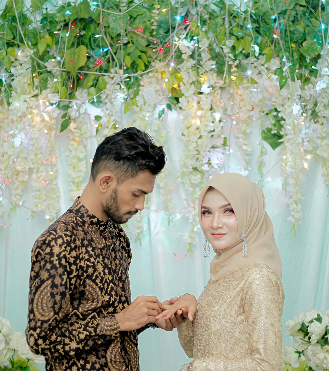 Cậu nhóc được Ronaldo cưu mang sau thảm họa sóng thần năm 2004 nay đã trưởng thành: Ăn nên làm ra, gửi lời mời ân nhân đến dự đám cưới - Ảnh 4. Cậu nhóc được Ronaldo cưu mang sau thảm họa sóng thần năm 2004 nay đã trưởng thành: Ăn nên làm ra, gửi lời mời ân nhân đến dự đám cưới - Ảnh 4.