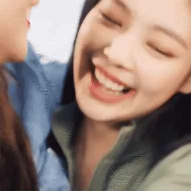 Đạo diễn phim tài liệu bóc tính cách thật của BLACKPINK: Jennie tưởng vậy mà không phải vậy, Jisoo có an tĩnh như vẻ ngoài? - Ảnh 4. Đạo diễn phim tài liệu bóc tính cách thật của BLACKPINK: Jennie tưởng vậy mà không phải vậy, Jisoo có an tĩnh như vẻ ngoài? - Ảnh 4.