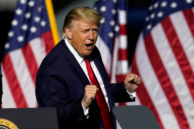 Điệu nhảy hài hước của Tổng thống Trump mùa tranh cử bất ngờ trở thành hiện tượng dance cover triệu view gây sốt MXH - Ảnh 6. Điệu nhảy hài hước của Tổng thống Trump mùa tranh cử bất ngờ trở thành hiện tượng dance cover triệu view gây sốt MXH - Ảnh 6.