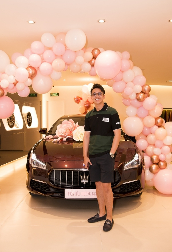 Hương Giang lái siêu xe Matt Liu tặng đến workshop cuộc thi sắc đẹp cho mỹ nhân chuyển giới, giật trọn spotlight với khí chất sang chảnh - Ảnh 7. Hương Giang lái siêu xe Matt Liu tặng đến workshop cuộc thi sắc đẹp cho mỹ nhân chuyển giới, giật trọn spotlight với khí chất sang chảnh - Ảnh 7.