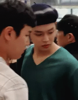 6 nam idol đẹp không camera nào bắt được: J-Hope và em trai BTS đẹp vô thực, nam thần nhà SM được khen đúng chất tổng tài ngôn tình - Ảnh 13. 6 nam idol đẹp không camera nào bắt được: J-Hope và em trai BTS đẹp vô thực, nam thần nhà SM được khen đúng chất tổng tài ngôn tình - Ảnh 13.