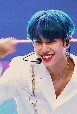 6 nam idol đẹp không camera nào bắt được: J-Hope và em trai BTS đẹp vô thực, nam thần nhà SM được khen đúng chất tổng tài ngôn tình - Ảnh 17. 6 nam idol đẹp không camera nào bắt được: J-Hope và em trai BTS đẹp vô thực, nam thần nhà SM được khen đúng chất tổng tài ngôn tình - Ảnh 17.