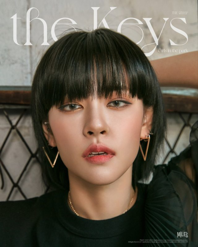 8 cô nàng đẹp trai nhất Kpop: Mỹ nhân TWICE khiến fangirl đổ rầm rầm, chị đại MAMAMOO nhờ đâu mà tóc dài vẫn soái đến lạ? - Ảnh 28. 8 cô nàng đẹp trai nhất Kpop: Mỹ nhân TWICE khiến fangirl đổ rầm rầm, chị đại MAMAMOO nhờ đâu mà tóc dài vẫn soái đến lạ? - Ảnh 28.