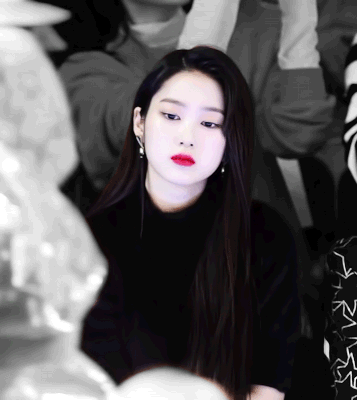 8 cô nàng đẹp trai nhất Kpop: Mỹ nhân TWICE khiến fangirl đổ rầm rầm, chị đại MAMAMOO nhờ đâu mà tóc dài vẫn soái đến lạ? - Ảnh 23. 8 cô nàng đẹp trai nhất Kpop: Mỹ nhân TWICE khiến fangirl đổ rầm rầm, chị đại MAMAMOO nhờ đâu mà tóc dài vẫn soái đến lạ? - Ảnh 23.