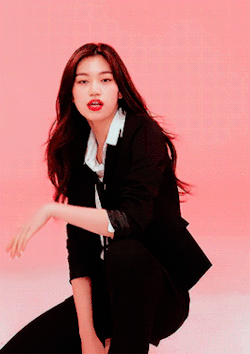 8 cô nàng đẹp trai nhất Kpop: Mỹ nhân TWICE khiến fangirl đổ rầm rầm, chị đại MAMAMOO nhờ đâu mà tóc dài vẫn soái đến lạ? - Ảnh 17. 8 cô nàng đẹp trai nhất Kpop: Mỹ nhân TWICE khiến fangirl đổ rầm rầm, chị đại MAMAMOO nhờ đâu mà tóc dài vẫn soái đến lạ? - Ảnh 17.