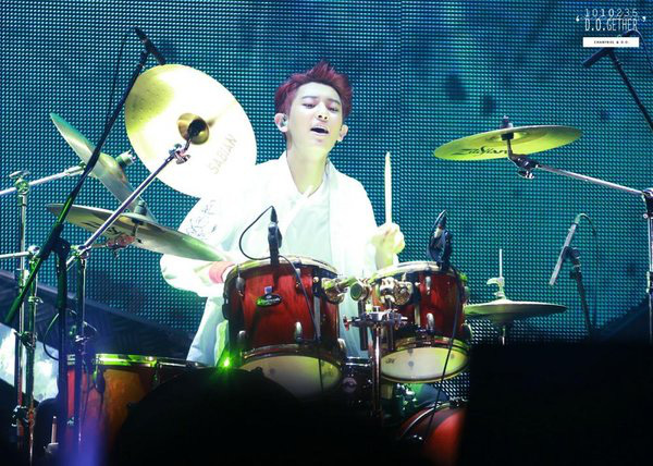 Hậu scandal ngủ lang lừa dối bạn gái, Chanyeol (EXO) lại bị tố đánh trống nhép: Làm rơi dùi trống mà tiếng vẫn kêu ầm ầm? - Ảnh 2. Hậu scandal ngủ lang lừa dối bạn gái, Chanyeol (EXO) lại bị tố đánh trống nhép: Làm rơi dùi trống mà tiếng vẫn kêu ầm ầm? - Ảnh 2.