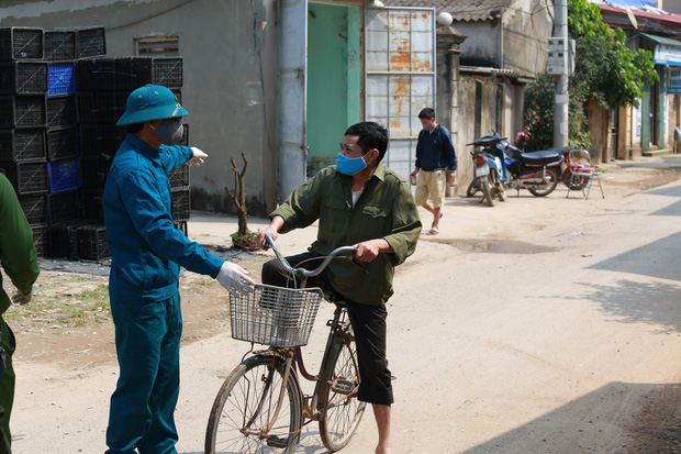 Diễn biến dịch Covid-19 ngày 15/4: Ca nhiễm số 267 là người dân thôn Hạ Lôi, Hà Nội đề xuất kéo dài cách ly xã hội đến 30/4 - Ảnh 1.