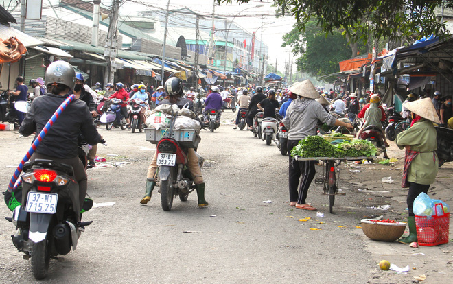 Diễn biến dịch Covid-19 ngày 15/4: Ca nhiễm số 267 là người dân thôn Hạ Lôi, Hà Nội đề xuất kéo dài cách ly xã hội đến 30/4 - Ảnh 1.