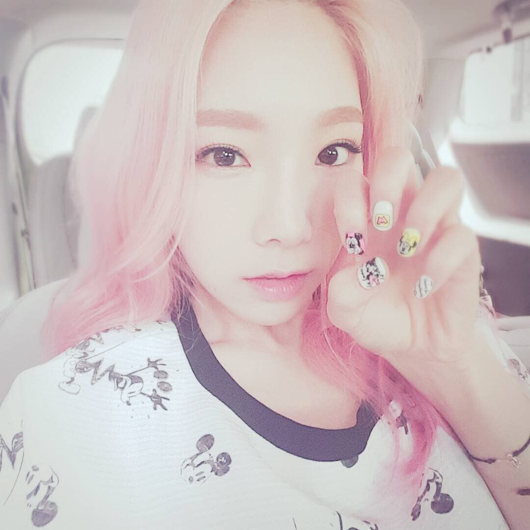 Taeyeon bánh bèo quá thể khi toàn làm nail kiểu dễ thương, xinh yêu hết mức - Ảnh 6. Taeyeon bánh bèo quá thể khi toàn làm nail kiểu dễ thương, xinh yêu hết mức - Ảnh 6.