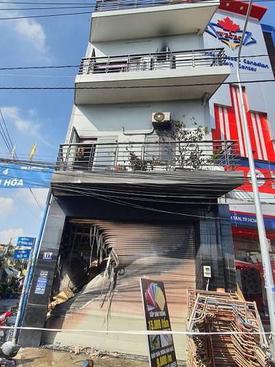 Một trong số 7 người được giải cứu trong vụ cháy căn nhà 3 tầng ở Sài Gòn đã tử vong - Ảnh 1.