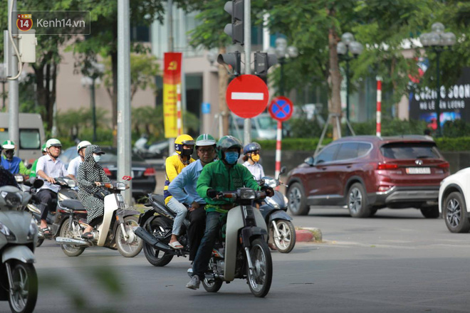 Tâm sự của những tài xế GrabBike về những nguy hiểm trong nghề: Cướp giật, chửi bới và quỵt tiền - Ảnh 5.