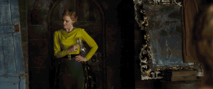 6 gái hư ghét không nổi của Hollywood: Maleficent, dì ghẻ Lọ Lem ác đấy nhưng vì đẹp xỉu nên được tha thứ tất? - Ảnh 11. 6 gái hư ghét không nổi của Hollywood: Maleficent, dì ghẻ Lọ Lem ác đấy nhưng vì đẹp xỉu nên được tha thứ tất? - Ảnh 11.