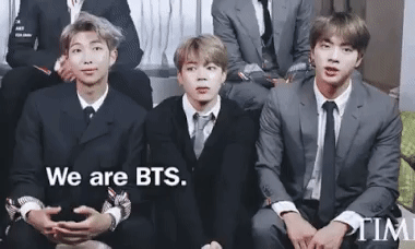 Loạt khoảnh khắc chênh lệch vóc dáng gây sốt của idol Hàn: MAMAMOO lộ chiều cao thật, BTS gây lú vì em lớn hơn anh - Ảnh 4. Loạt khoảnh khắc chênh lệch vóc dáng gây sốt của idol Hàn: MAMAMOO lộ chiều cao thật, BTS gây lú vì em lớn hơn anh - Ảnh 4.