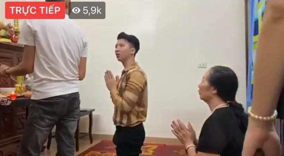 Âu Hà My lần đầu lộ diện sau khi ly hôn, vẫn diện áo đôi với Trọng Hưng? - Ảnh 2. Âu Hà My lần đầu lộ diện sau khi ly hôn, vẫn diện áo đôi với Trọng Hưng? - Ảnh 2.