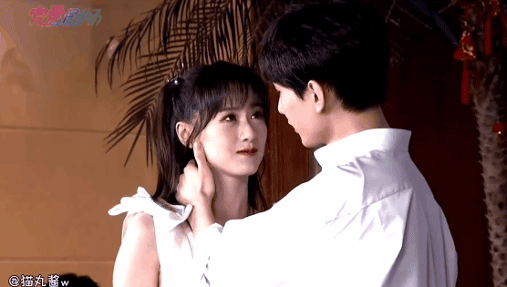 Biến Cbiz: Thành Nghị (Lưu Ly) ghẻ lạnh Viên Băng Nghiên ra mặt, sau 1 đêm mất 60.000 fan vì từ tình bể bình sang khác 180 độ - Ảnh 14. Biến Cbiz: Thành Nghị (Lưu Ly) ghẻ lạnh Viên Băng Nghiên ra mặt, sau 1 đêm mất 60.000 fan vì từ tình bể bình sang khác 180 độ - Ảnh 14.