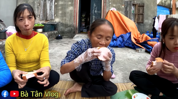 Những điều khiến Bà Tân Vlog được cư dân mạng khen ngợi hết lời: hoá ra bà cũng đáng yêu quá này! - Ảnh 7. Những điều khiến Bà Tân Vlog được cư dân mạng khen ngợi hết lời: hoá ra bà cũng đáng yêu quá này! - Ảnh 7.