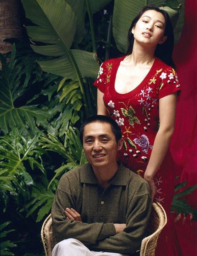 Phù thuỷ Mulan Củng Lợi: Tiểu tam phá nát gia đình Trương Nghệ Mưu, hôn nhân lỡ dở với tỷ phú thành chị đại phương Tây kính nể - Ảnh 12. Phù thuỷ Mulan Củng Lợi: Tiểu tam phá nát gia đình Trương Nghệ Mưu, hôn nhân lỡ dở với tỷ phú thành chị đại phương Tây kính nể - Ảnh 12.