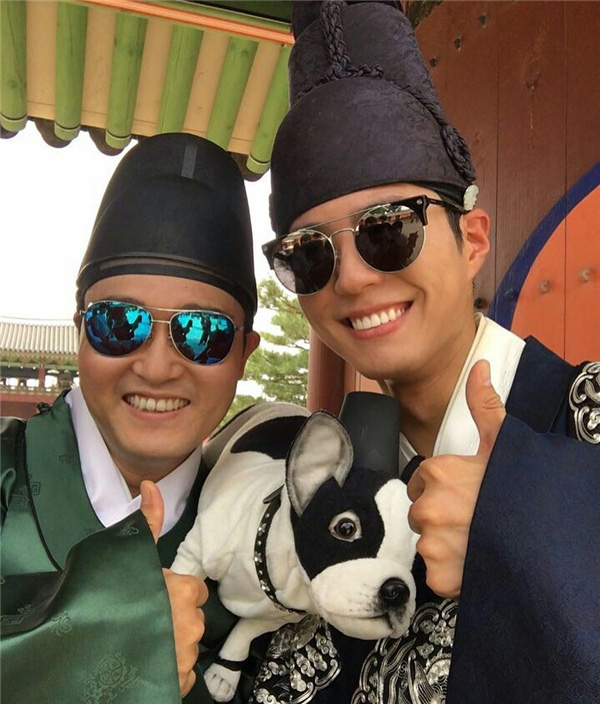 Nhất quỷ nhì ma, thứ ba là diễn viên ở hậu trường phim Hàn: Từ chúa diễn nhây đến thánh tấu hài đều tụ đủ - Ảnh 12. Nhất quỷ nhì ma, thứ ba là diễn viên ở hậu trường phim Hàn: Từ chúa diễn nhây đến thánh tấu hài đều tụ đủ - Ảnh 12.