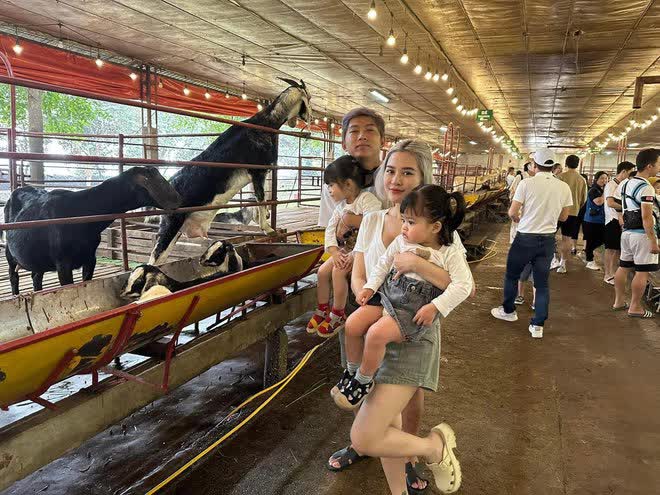 Hot mom khoe xem túi có giá trăm triệu chồng liền gửi tin nhắn khiến tất cả trầm trồ