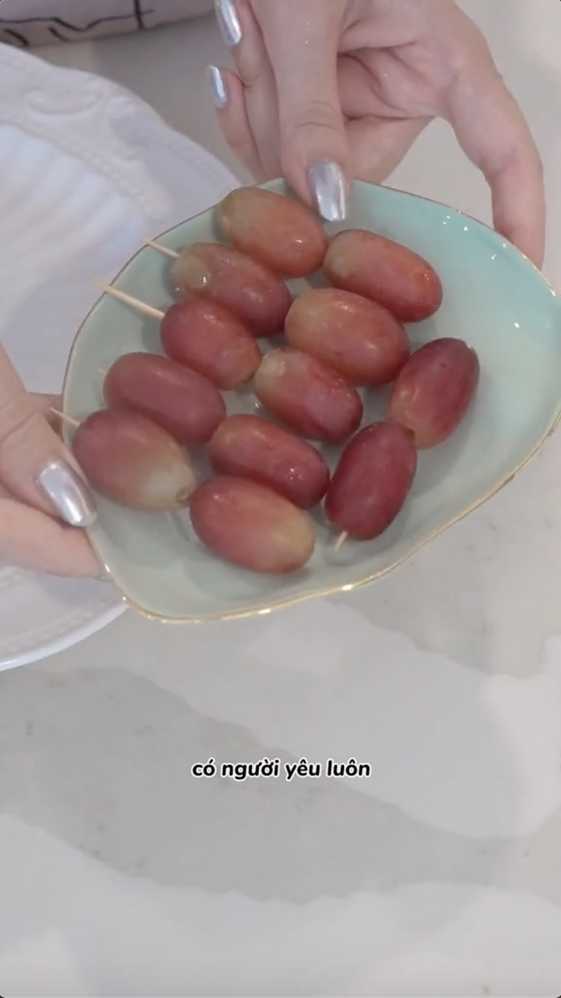 Trend Hot Nh T Tiktok Ng Y U N M M I H I C Th N R Nhau Xu Ng G M B N Ng I N Nho V