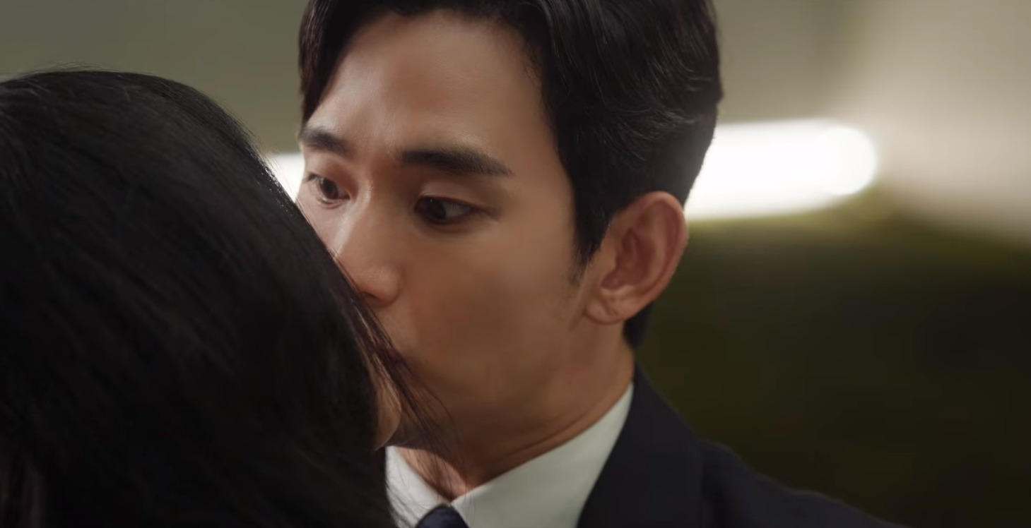 Kim Ji Won cưỡng hôn Kim Soo Hyun rating Queen of Tears lập tức tăng vọt