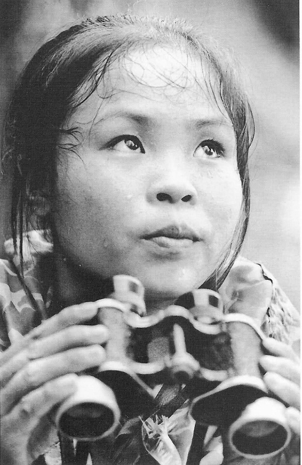 Vẻ đẹp bất khuất của phụ nữ Việt Nam thời chiến 6