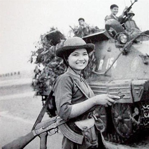 Vẻ đẹp bất khuất của phụ nữ Việt Nam thời chiến 8