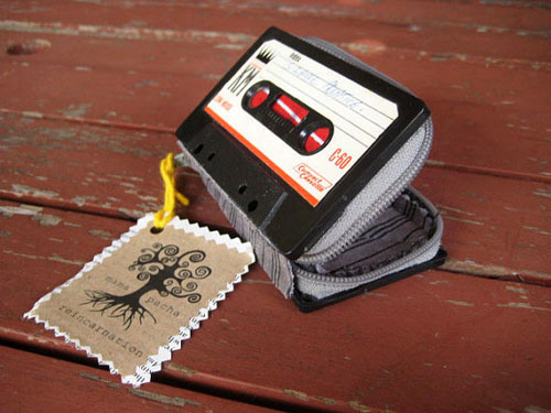 Kiếm băng cassette làm ống bút retro bàn học 8