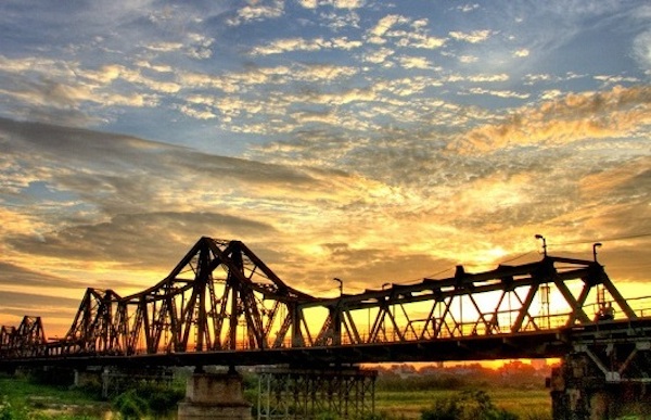 Image result for cau long bien