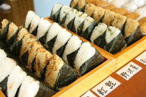 Onigiri - "Bánh mì thịt" của người Nhật Bản 2