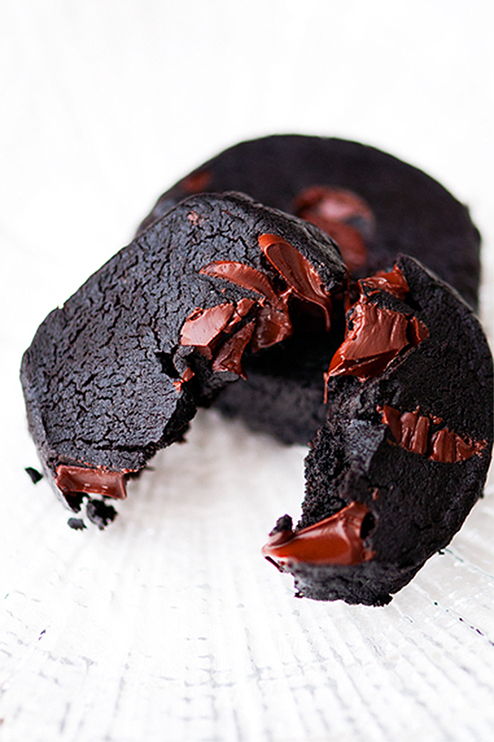 Cookies chocolate “đen như than” chất lượng hảo hạng 13