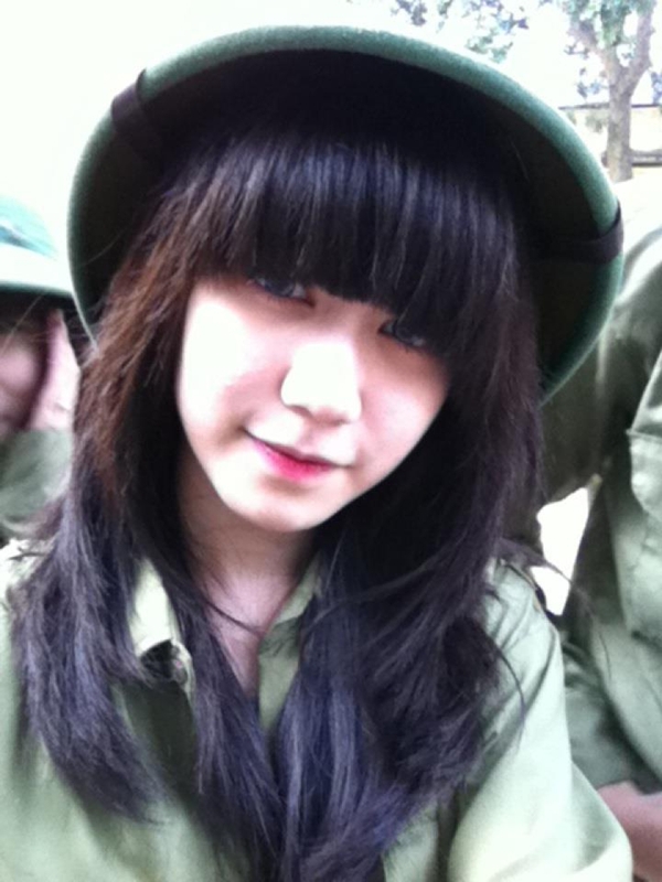 Ngỡ ngàng hot girl Việt giản dị mà cực dễ thương khi mặc quân phục 15 Ngỡ ngàng hot girl Việt giản dị mà cực dễ thương khi mặc quân phục 15