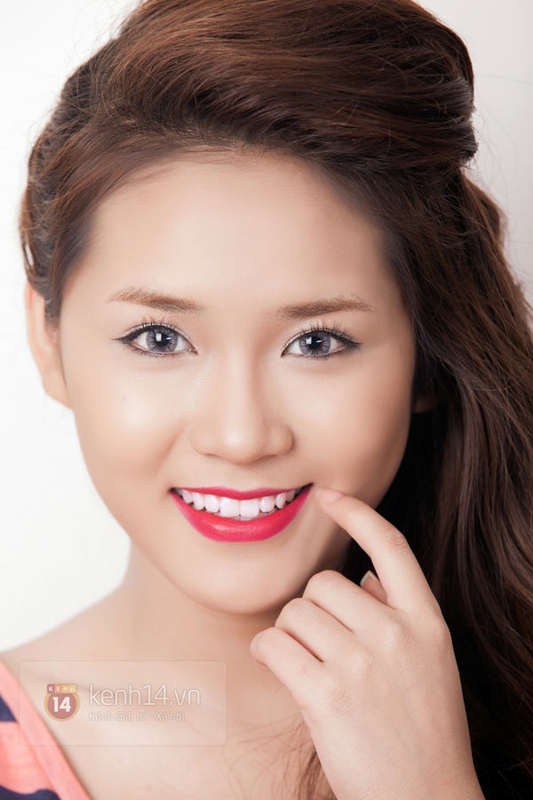 Make up môi đỏ mọng đón <b>nắng mùa xuân</b> 3 - make-up-moi-do-mong-don-nang-mua-xuan