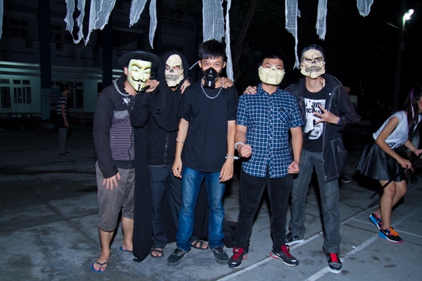 HS trường Hoàng Hoa Thám chơi lễ Halloween sớm 2