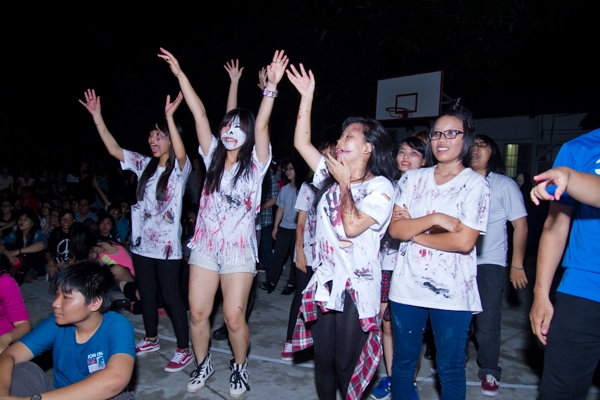 HS trường Hoàng Hoa Thám chơi lễ Halloween sớm 11