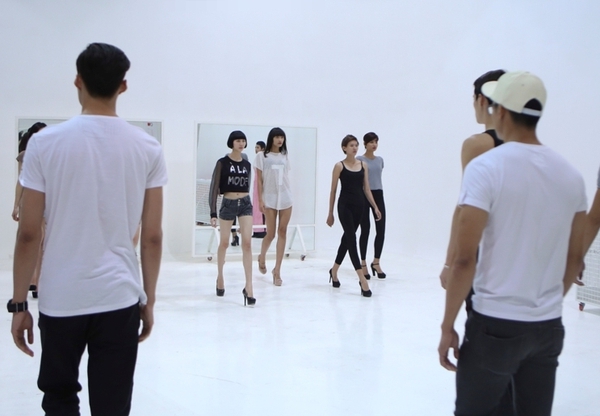 Next Top Model Hot Boy Vi T Ki U V Ng M T Trong M Chung K T Hot Boy Viet Kieu Vang Mat