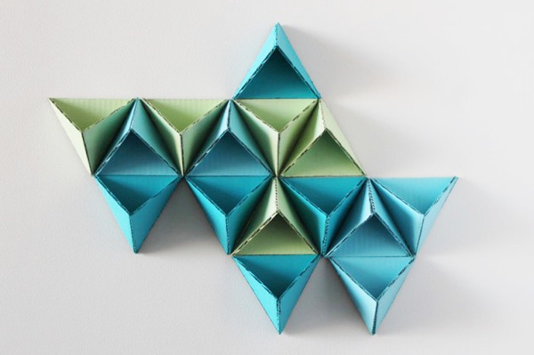 Thiết kế kệ treo tường tam giác siêu tiện ích 9