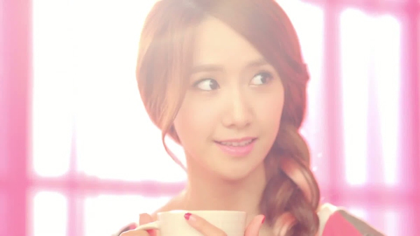 Học style make up của Yoona và Tiffany trong MV mới 8 Học style make up của Yoona và Tiffany trong MV mới 8