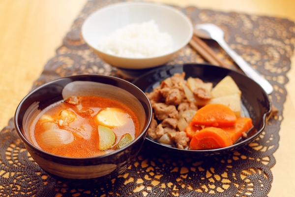 Ấm nóng ngày lạnh với công thức bò hầm và canh kimchi 7